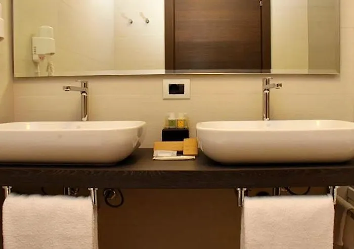 Hotel Expo Milan 3*